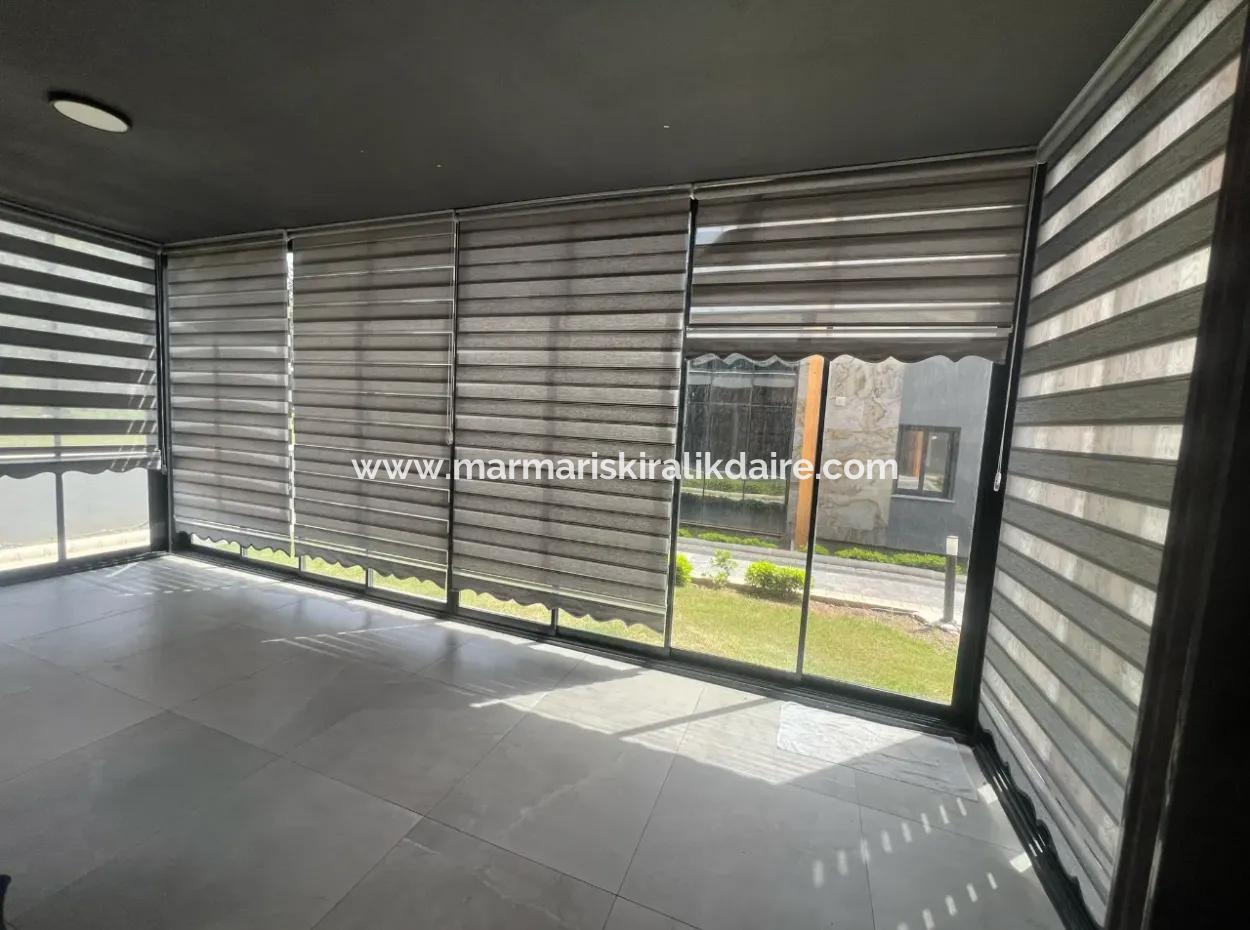 Luxuswohnung Zum Verkauf In Einem Stilvollen Komplex Im Zentrum Von Marmaris, Mit Erdgeschoss, Garten, 3 Zimmern, 1 Wohnzimmer, Parkplatz