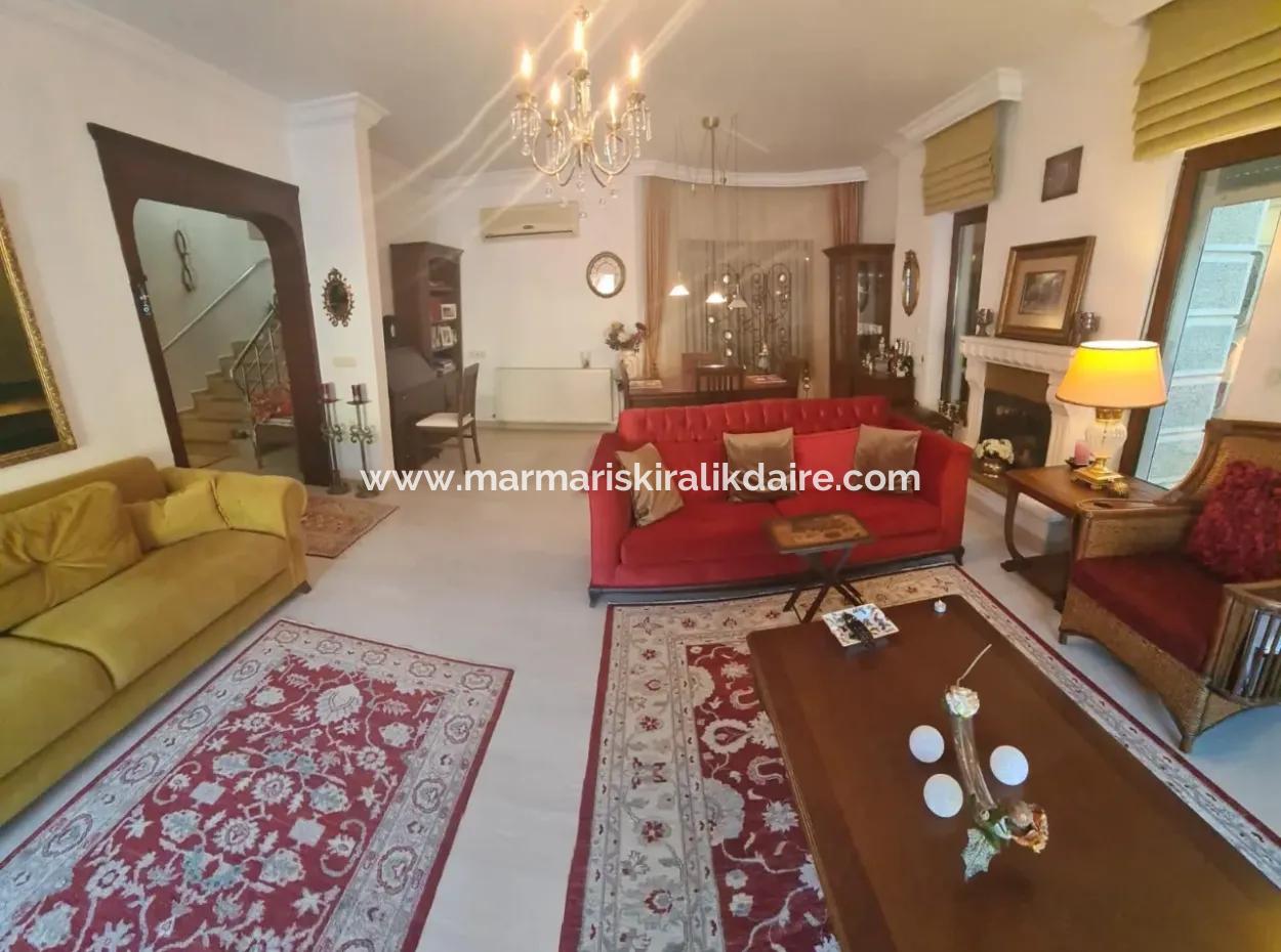 Villa Zu Verkaufen In Armutalan, Marmaris Mit Freistehendem Garten Und Pool