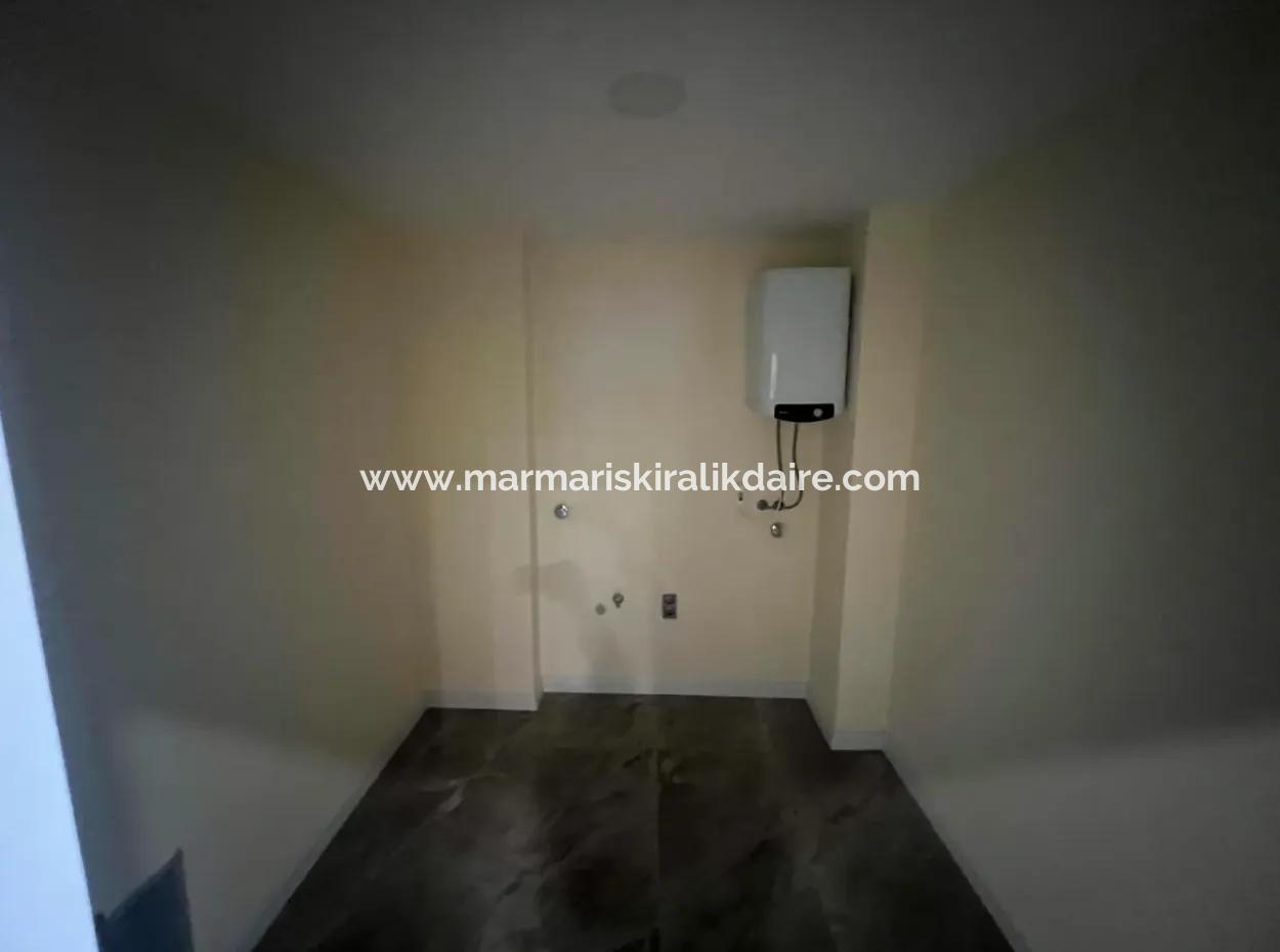 Ultra-Luxusvilla Zum Verkauf Im Viertel Icmeler Im Stadtteil Marmaris, 4 Zimmer, 4 Bäder, 240M2 Mit Swimmingpool, Auf Einem Komplett Freistehenden 450M2 Großen Grundstück Mit Waldblick