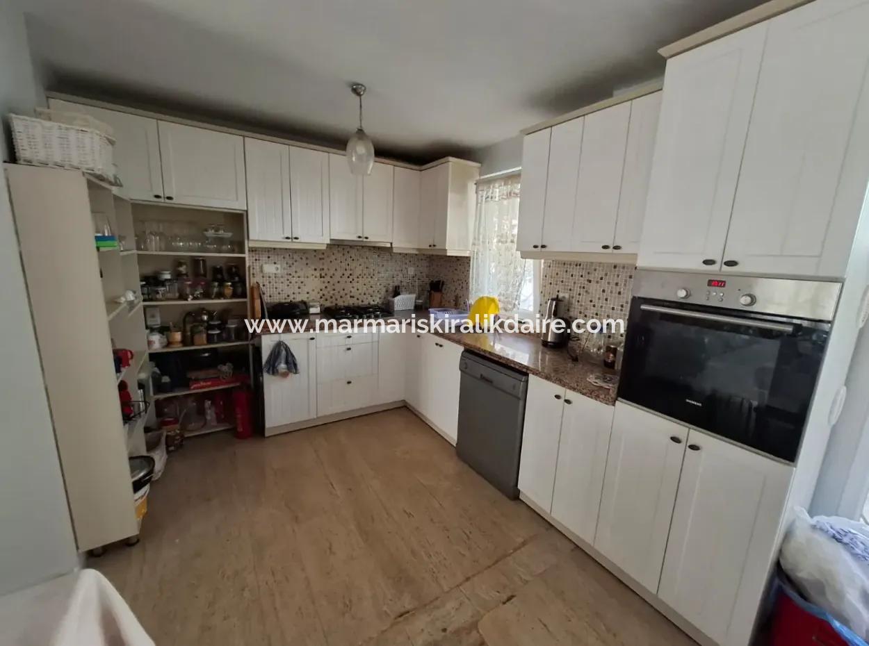 Armutalan Neighborhood 3÷1 Freistehendes Dreifachhaus Zum Verkauf