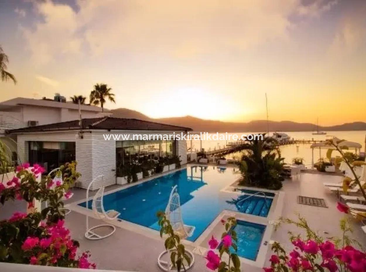 Zum Verkauf Am Meer In Einer Entfernung Von 40 Km Von Marmaris Hotel Handtücher