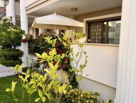 Wunderschöne Wohnung Zum Verkauf In Toller Lage Im Zentrum Von Marmaris 2 Zimmer 1 Wohnzimmer 110M2 Garten 300 Meter Vom Meer Entfernt