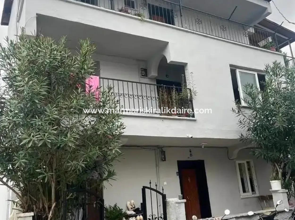 Camiavlu Neighborhood Building With 5 Flats For Sale