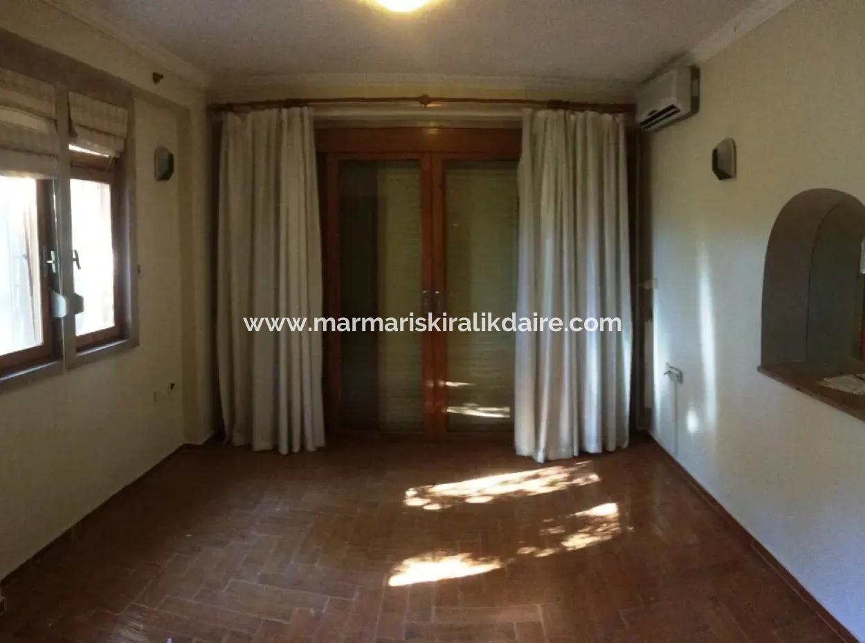 Marmaris Merkezinde 10 Odalı Havuzlu 2.500M2 Arsa İçinde Malikanemiz Satılıktır.