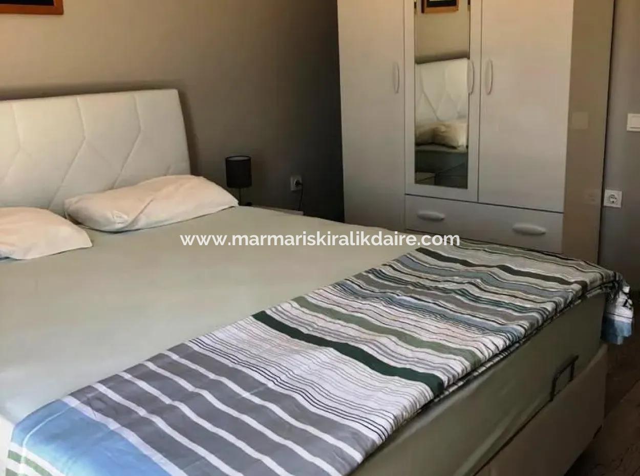 Datça Merkezinde Denize 400 Metre Mesafede Yüzme Havuzlu Site İçerisinde 2 Oda 1 Salon Açık Mutfak 100 M2 Satılık Daire