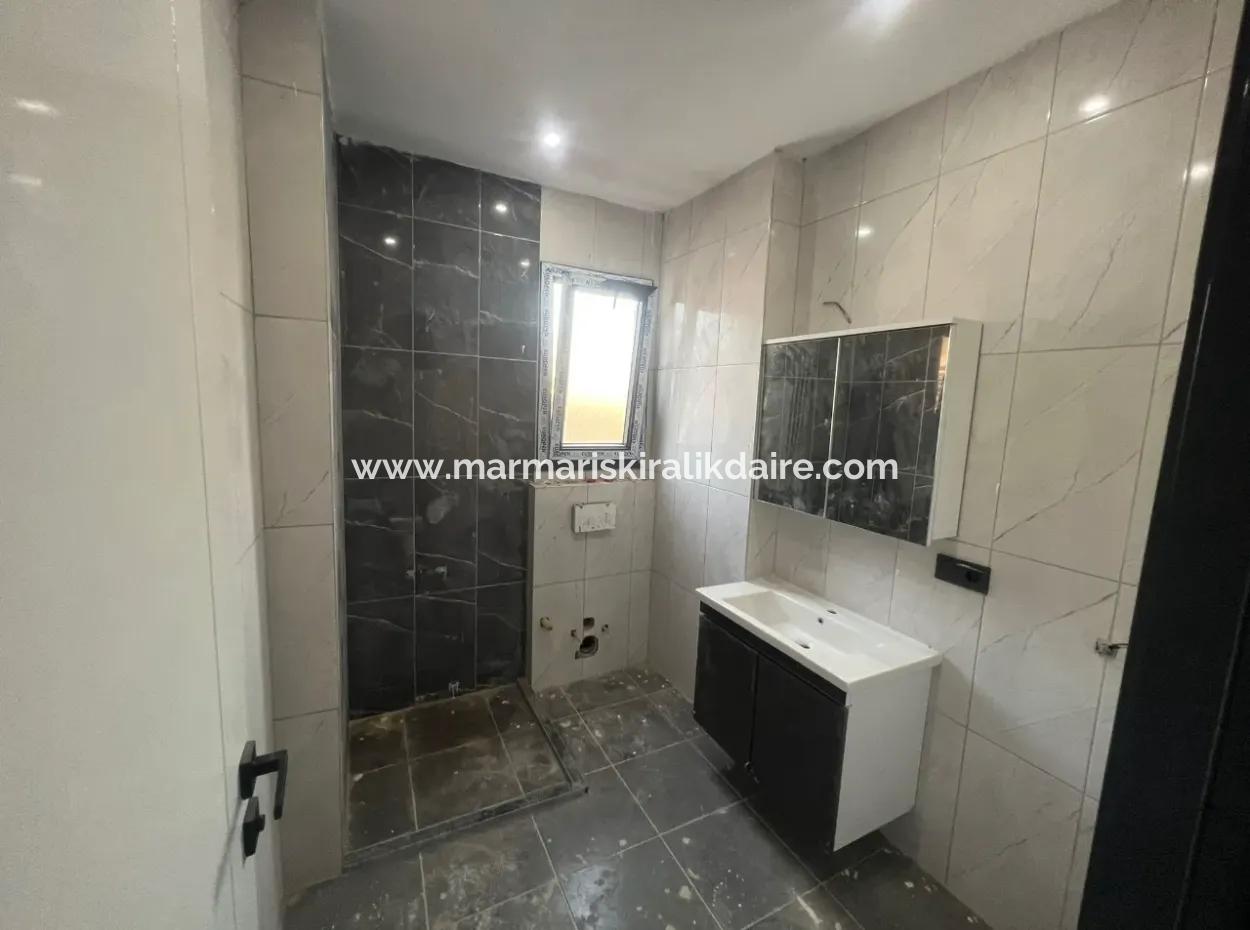 Marmaris Bozburun Mahallesinde Deniz Manzaralı Tam Müstakil Bahçeli Otoparklı Satılık Villa