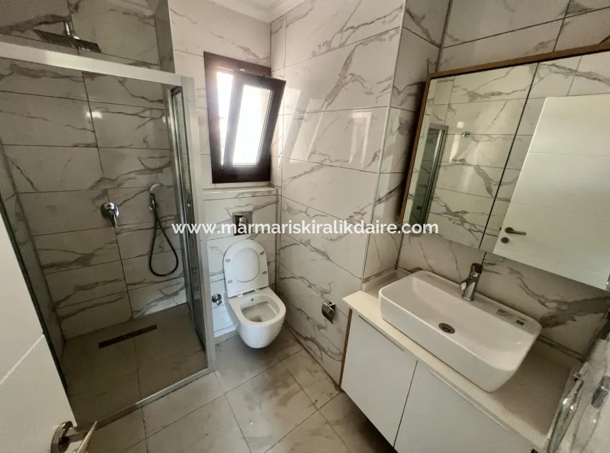 Marmaris Çetibeli Mahallesinde Orman Manzaralı Müstakil Bahçeli Yüzme Havuzlu Site İçerisinde 3 Oda 3 Banyo Satılık Villa