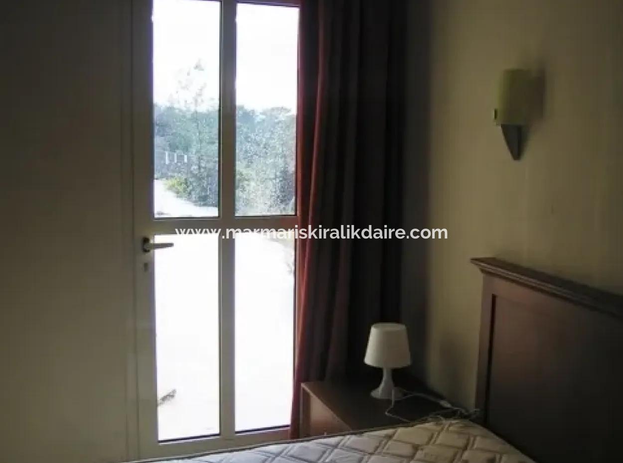 Ataköy Mahallesinde 4300M2 Çiftlik Evi Havuzlu 7 Oda 2 Salon 340M2