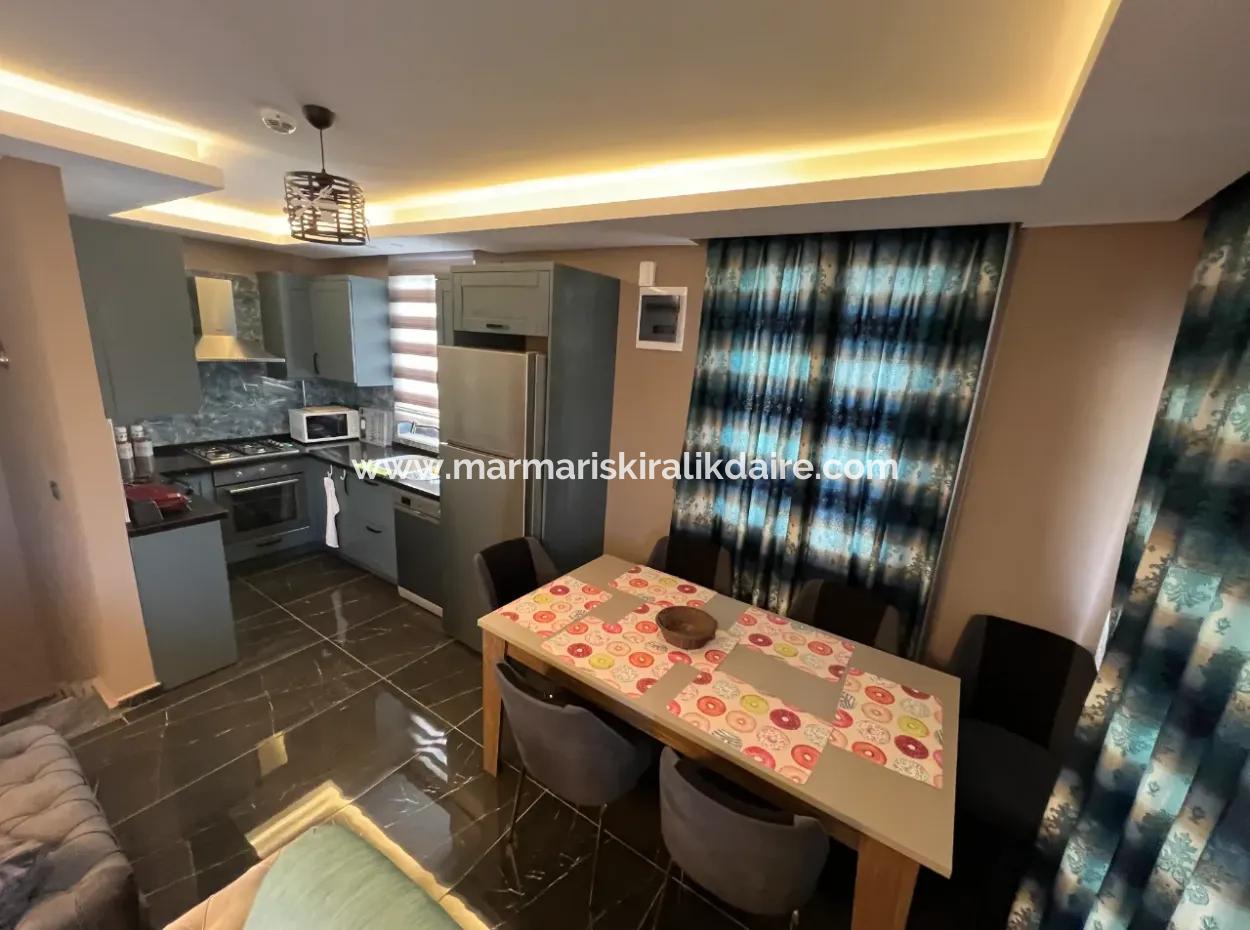 Marmaris Çetibeli Mahallesinde Tam Müstakil Yüzme Havuzlu 3 Oda 1 Salon 3 Banyo Ultra Lüks Günlük Kiralık Villa