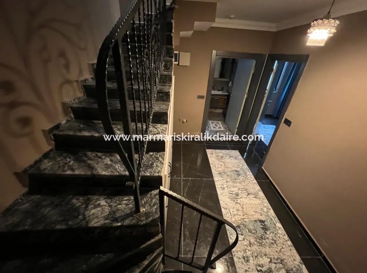 Marmaris Çetibeli Mahallesinde Tam Müstakil Yüzme Havuzlu 3 Oda 1 Salon 3 Banyo Ultra Lüks Günlük Kiralık Villa