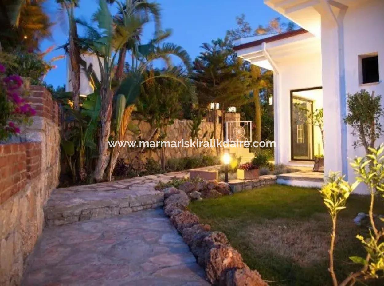 Datça Merkez Özel Yapım 7 Odalı Satılık Butik Otel