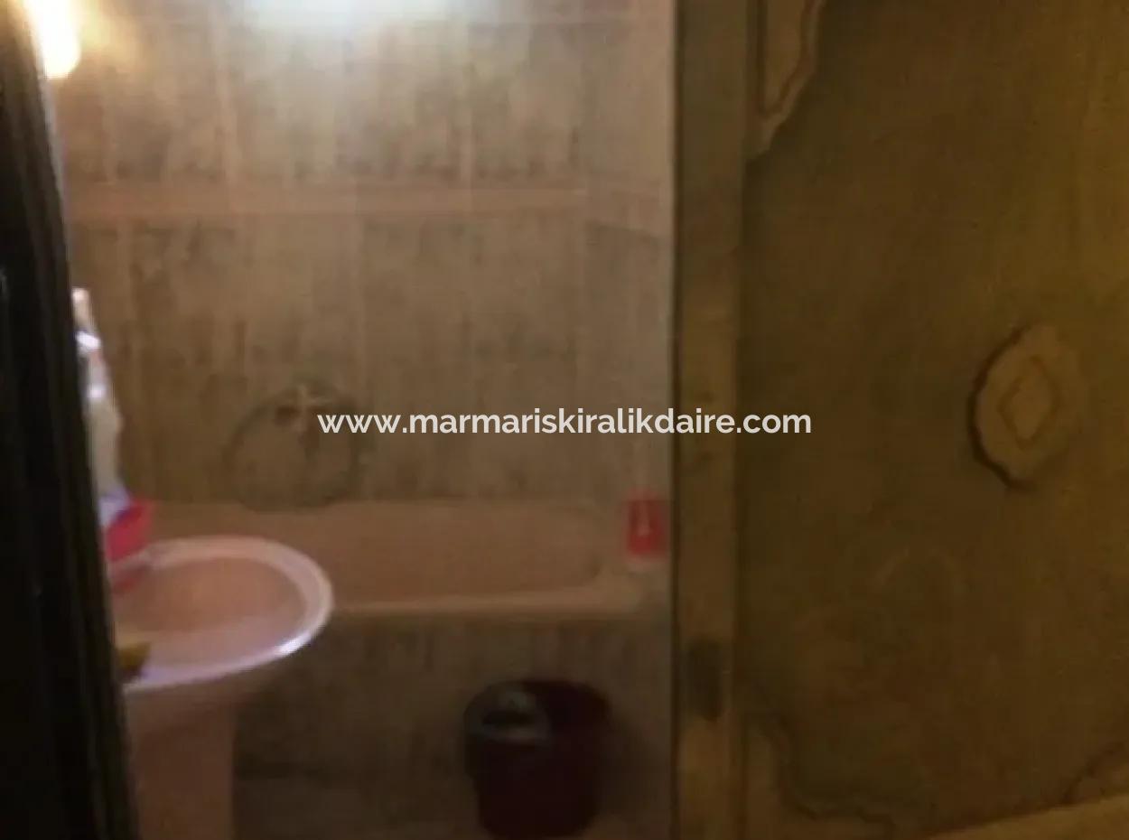 Gökova Bölgesinde Satılık Yüzme Havuzlu 8 Oda Taş Villa 740M2 Arsa