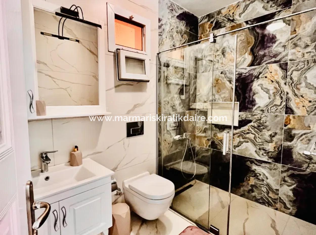 Denize Sadece Bir Kaç Adım Uzaktasınız.denize Sıfır Daire