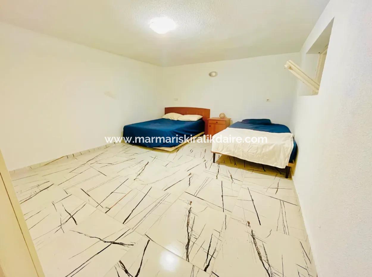 Denize Sadece Bir Kaç Adım Uzaktasınız.denize Sıfır Daire