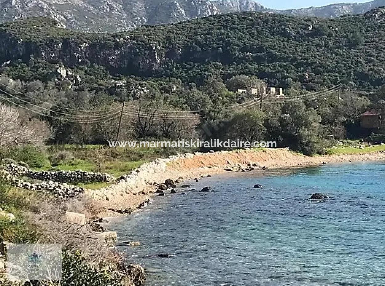 Emlakçıdan Marmaris İlçesi Söğüt Mahallesinde Denize Sıfır 1600 M2 Koy