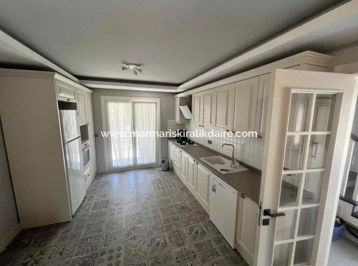 Marmaris İlçesi Selimiye Mahallesinde Muhteşem Deniz Manzaralı Yüzme Havuzlu 3 Oda 1 Salon 140M2 2 Adet Satılık Villa