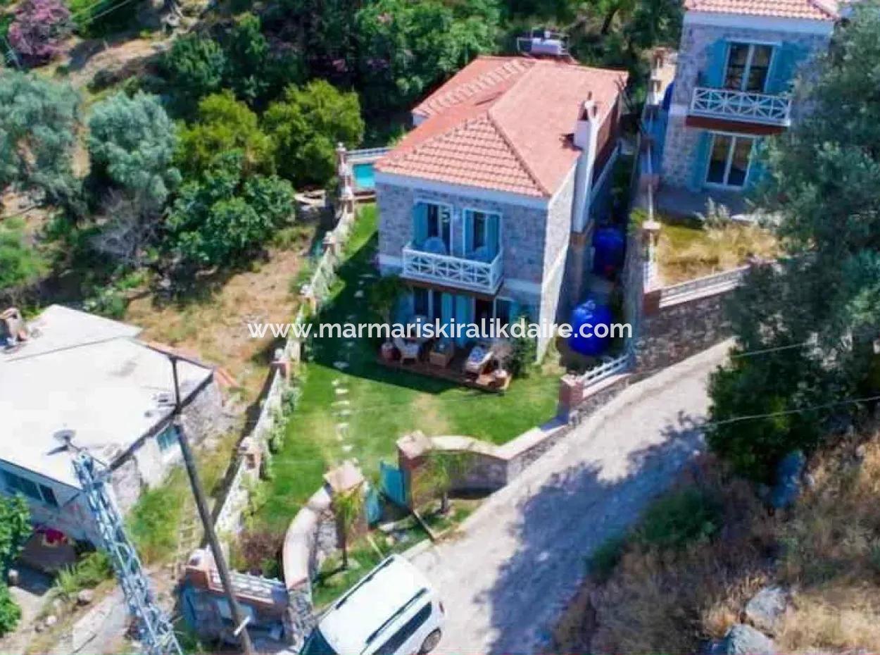 Marmaris İlçesi Selimiye Mahallesinde Muhteşem Deniz Manzaralı Yüzme Havuzlu 3 Oda 1 Salon 140M2 2 Adet Satılık Villa