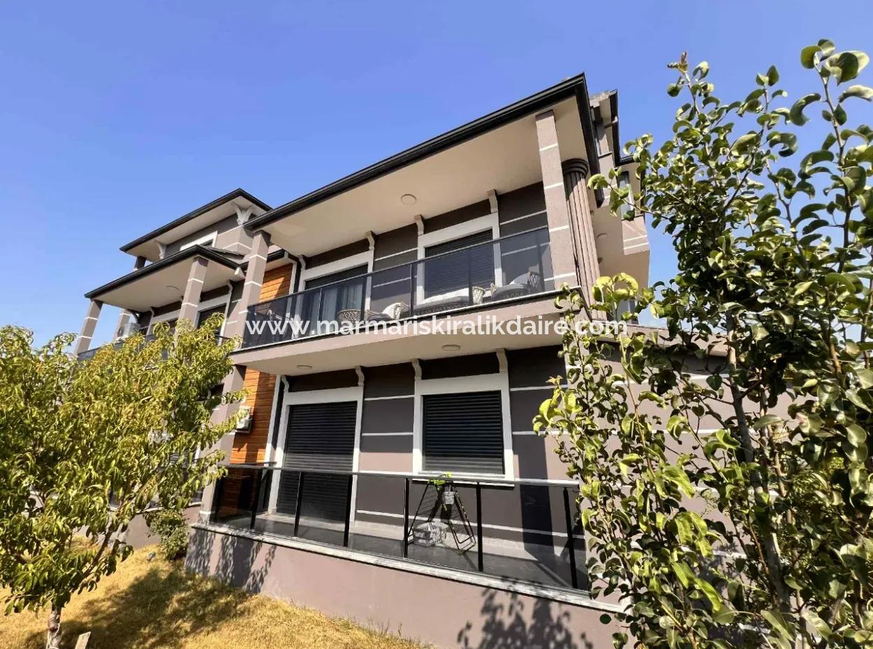 Harika Bir Portföy Marmaris'in Saklı Cennetinde Yatırım Fırsatı: 838M2 Arsa İçerisinde Lüks 5 Adet 2+1 110M2 Daireler Marmaris'e Sadece 15 Km Uzaklıkta,