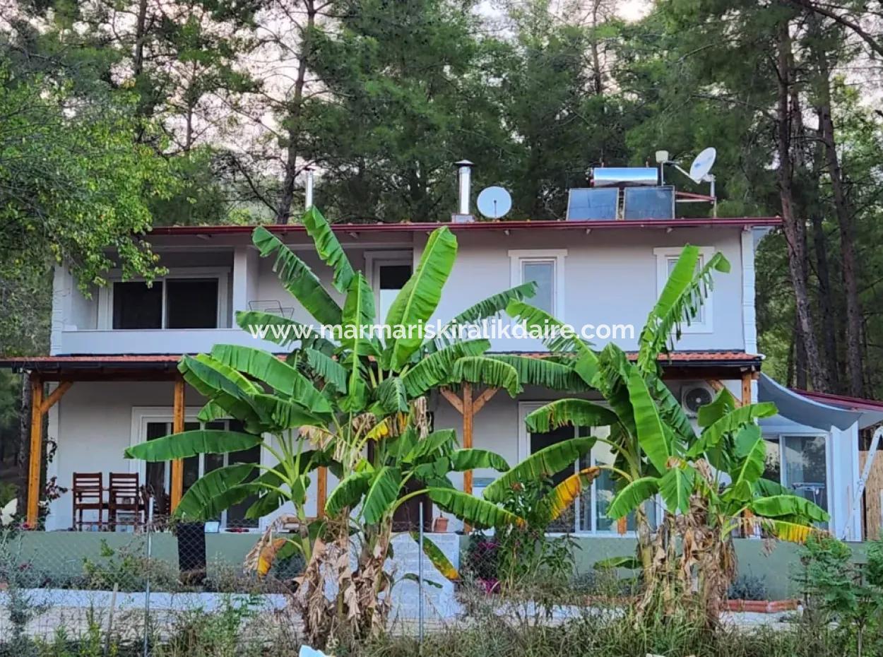 Ortaca Mahallesi Satılık 10.000 M2 İçerisinde Özel Yapım Havuzlu Çiftlik Evi