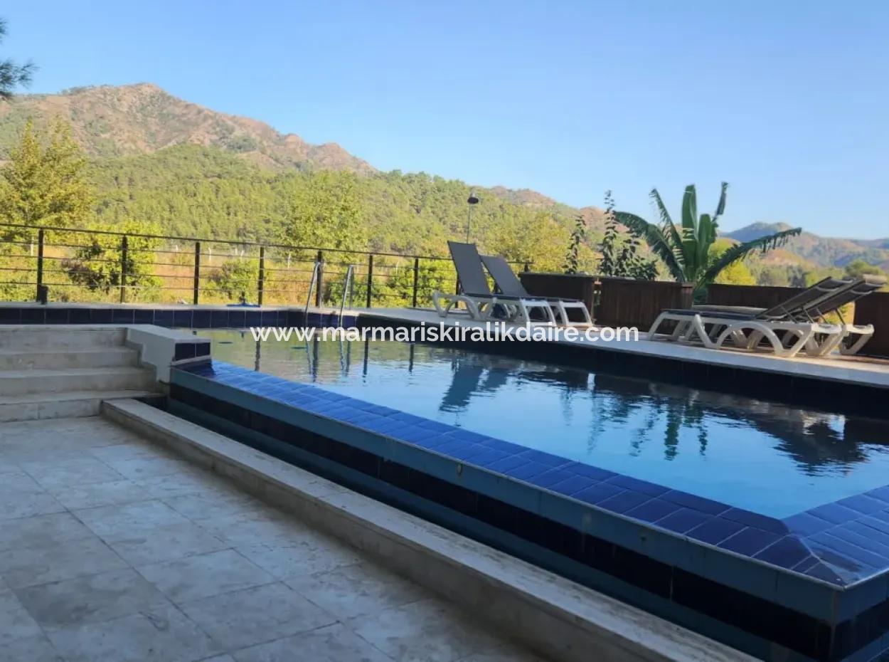 Ortaca Mahallesi Satılık 10.000 M2 İçerisinde Özel Yapım Havuzlu Çiftlik Evi