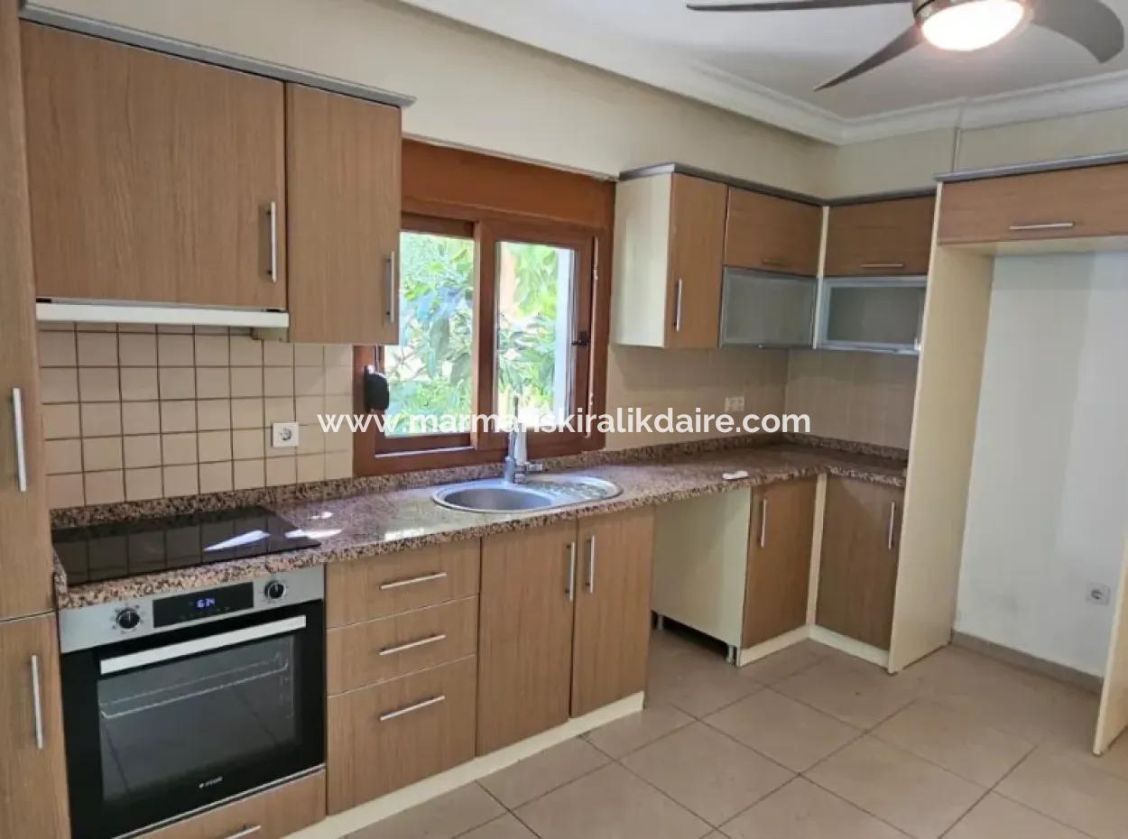 Marmaris Siteler Mahallesi’nde 3+1 Havuzlu Kiralık Lüks Daire
