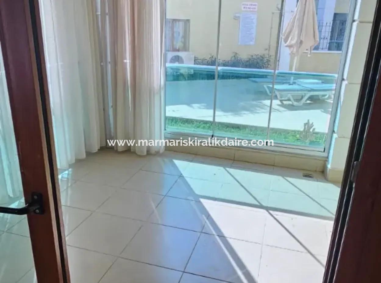 Marmaris Siteler Mahallesi’nde 3+1 Havuzlu Kiralık Lüks Daire