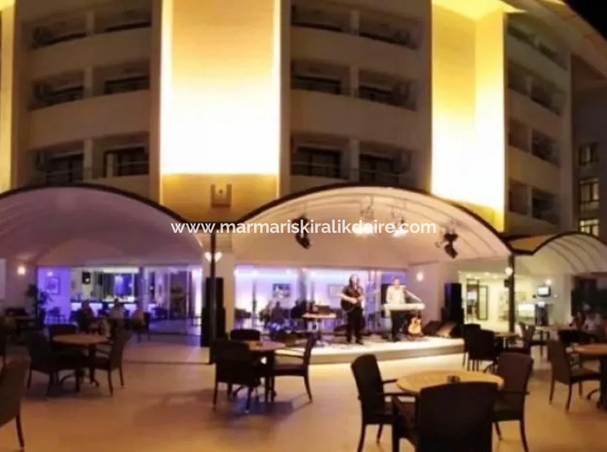 Marmaris Merkezinde Denize Sıfır Satılık 5 Yıldızlı Otel