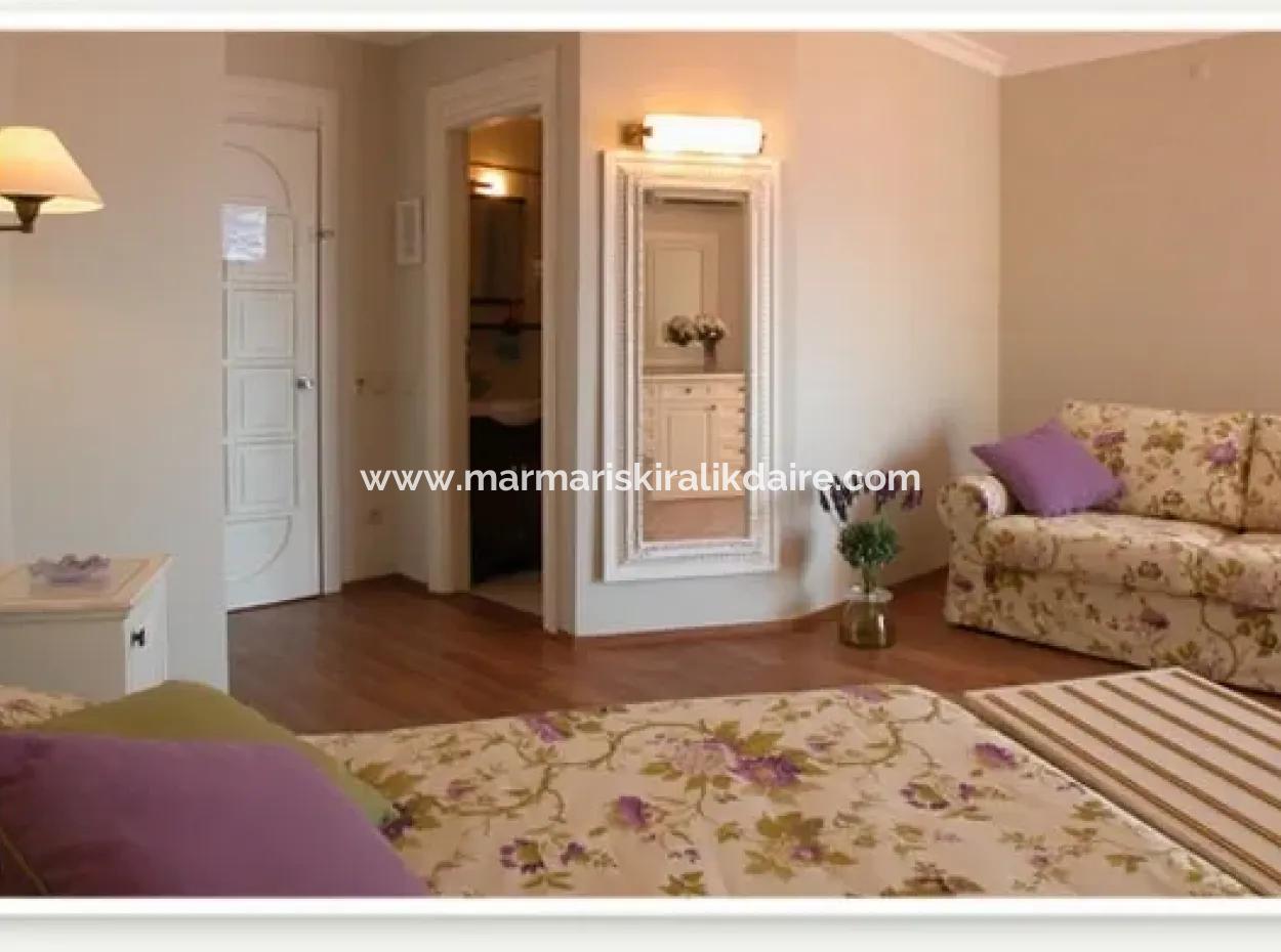 Marmaris Merkezinde 100 Oda Satılık  Havuzlu Otel