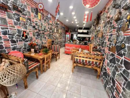 Marmaris Hareketli Merkezinde Eşsiz Konsepti İle Hazır Müşterisi Olan Satılık Dükkan
