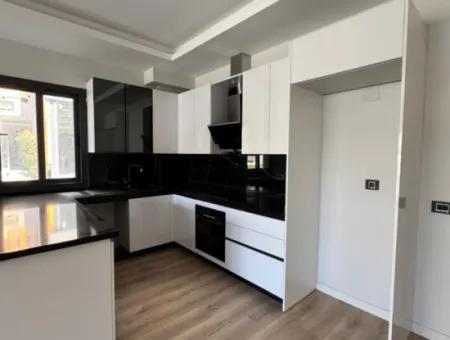 Kemeraltı Mahallesi 4+1 Satılık Müstakil Villa