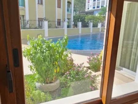 Marmaris Siteler Mahallesi’nde 3+1 Havuzlu Kiralık Lüks Daire